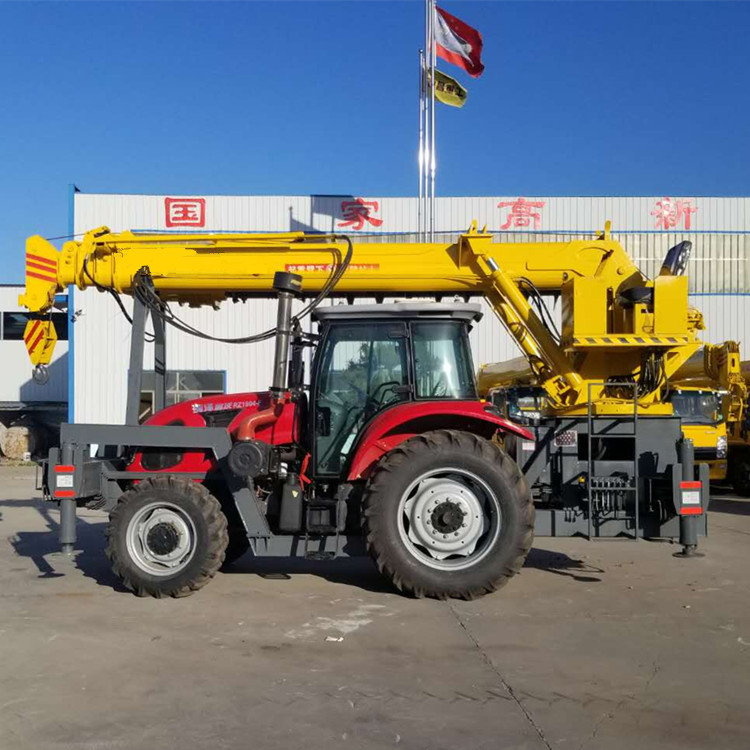 拖拉機(jī)吊車(chē)20_750尺寸