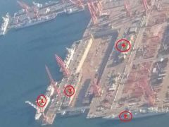 大連造船廠干船塢又有新變化 首批8艘055艦同時(shí)開建！