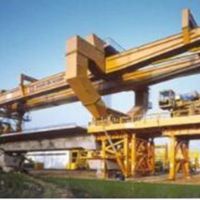 輔助導(dǎo)梁式架橋機(jī)，大型桁架式架橋機(jī)，還是書強(qiáng)質(zhì)量可靠