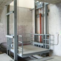 寧波起重機北侖液壓升降固定式貨運平臺安裝，年檢，銷售，保養(yǎng)