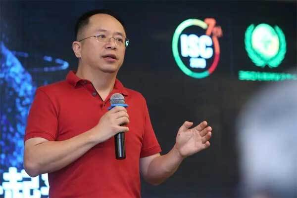 全國政協(xié)委員、經(jīng)濟委員會委員、360集團董事長兼CEO 周鴻祎