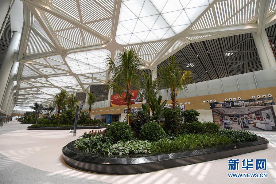 （經(jīng)濟(jì)）（3）?？诿捞m國際機(jī)場二期項目主體工程完工