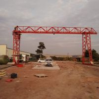 花架龍門重慶起重機(jī)楊總團(tuán)隊(duì)