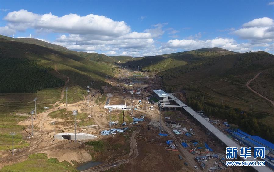 （體育&middot;圖文互動）（1）冬奧會張家口賽區(qū)：國家冬季兩項(xiàng)中心和國家越野滑雪中心完工