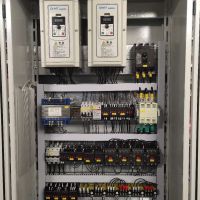 河南長(zhǎng)垣起重機(jī)專(zhuān)用變頻電器柜圣斯起重電氣