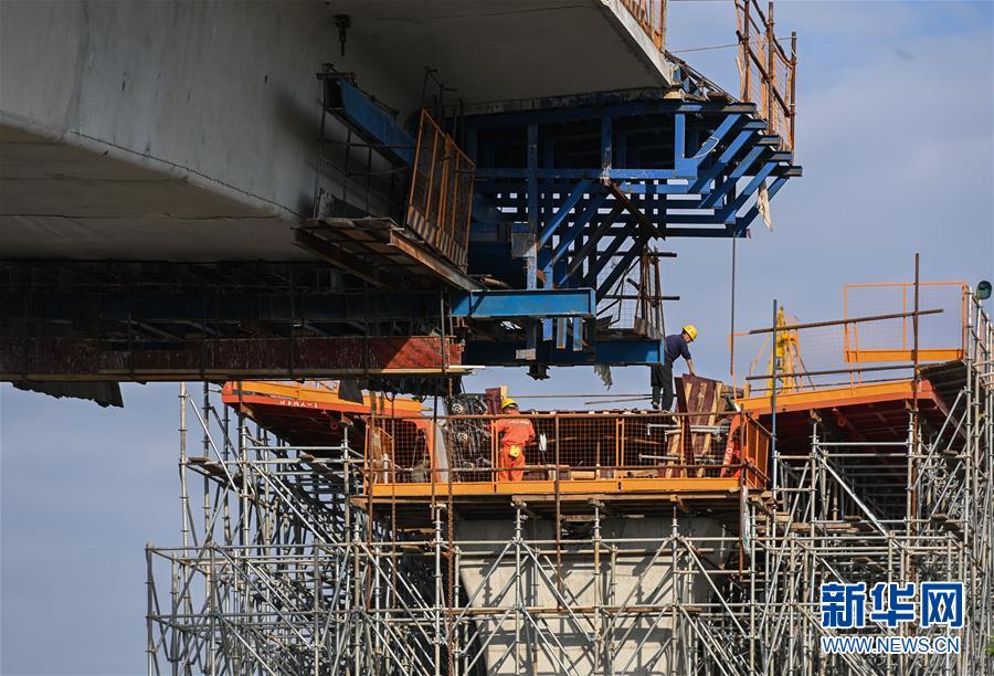 （經(jīng)濟）（4）佛山：地鐵三號線科技學院站主體結(jié)構(gòu)封頂