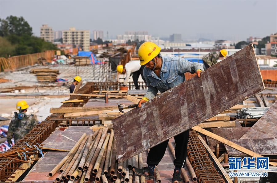 （經(jīng)濟）（2）佛山：地鐵三號線科技學院站主體結(jié)構(gòu)封頂