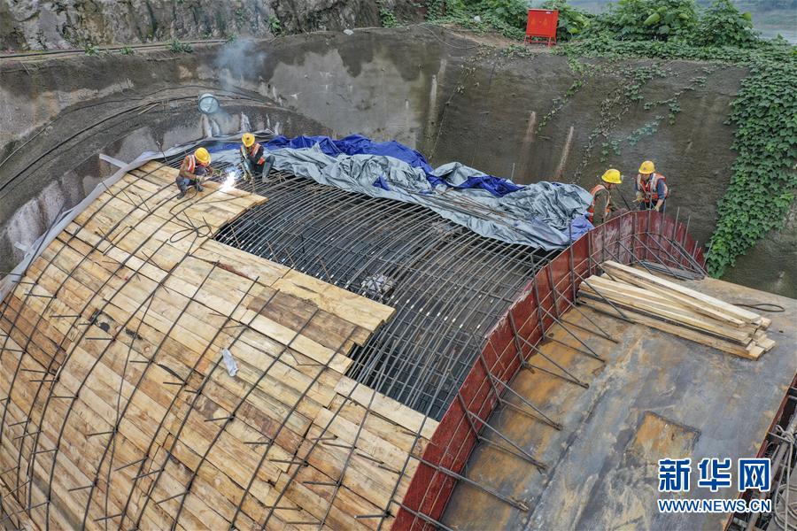（社會）（4）重慶嘉陵江磁井段防洪護岸綜合整治工程三標段加緊施工