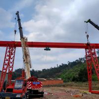 湖北省宜昌市遠(yuǎn)安縣龍門吊，行吊，門式起重機(jī)