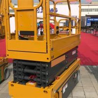 天津電動(dòng)自行走升降平臺(tái)